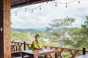 Tiệm nướng Khói Thông Đà Lạt, Tiệm nướng view rừng thông Đà Lạt, gà nướng cơm lam, lẩu cá tầm