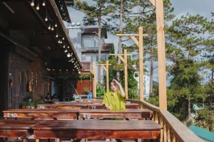 Tiệm nướng Khói Thông Đà Lạt, Tiệm nướng view rừng thông Đà Lạt, gà nướng cơm lam, lẩu cá tầm