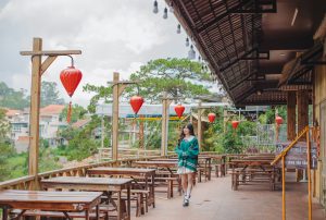 Tiệm nướng Khói Thông Đà Lạt, Tiệm nướng view rừng thông Đà Lạt, gà nướng cơm lam, lẩu cá tầm