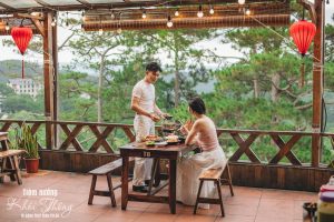 Tiệm nướng Khói Thông Đà Lạt, Tiệm nướng view rừng thông Đà Lạt, gà nướng cơm lam, lẩu cá tầm