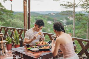 Tiệm nướng Khói Thông Đà Lạt, Tiệm nướng view rừng thông Đà Lạt, gà nướng cơm lam, lẩu cá tầm